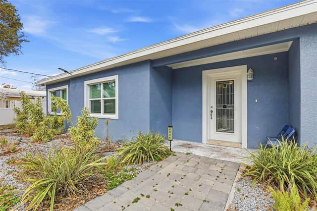 2521 W CREST AVE photo