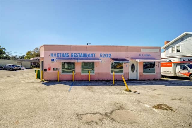 5202 N NEBRASKA AVE E photo