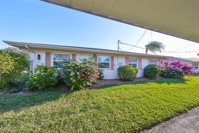 1901 CANTERBURY LN #19 photo