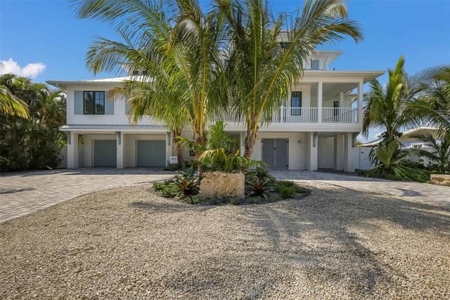 227 S HARBOR DR photo
