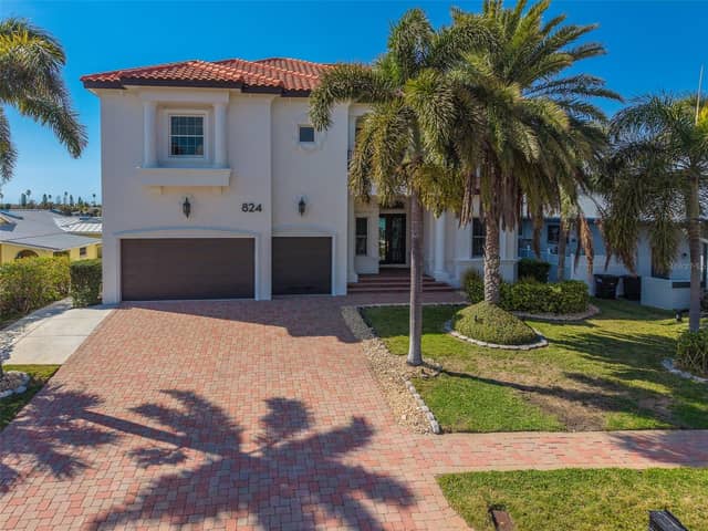 824 ISLAND WAY photo
