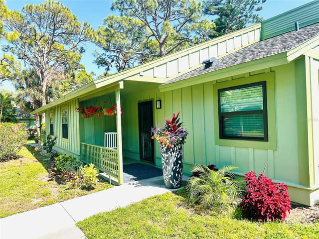 5061 BARRINGTON CIR #1302 photo