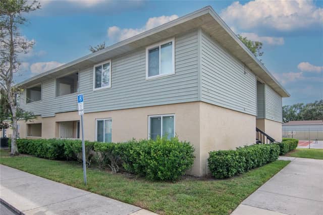 228 BERRY TREE PL photo
