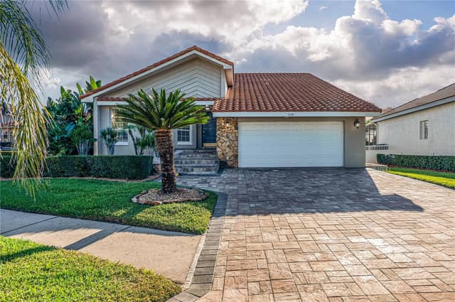 930 SYMPHONY ISLES BLVD photo
