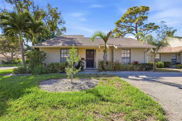 36 WINDRUSH BAY DR #36 photo