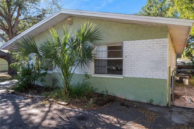 914 LAKE PALMS DR photo