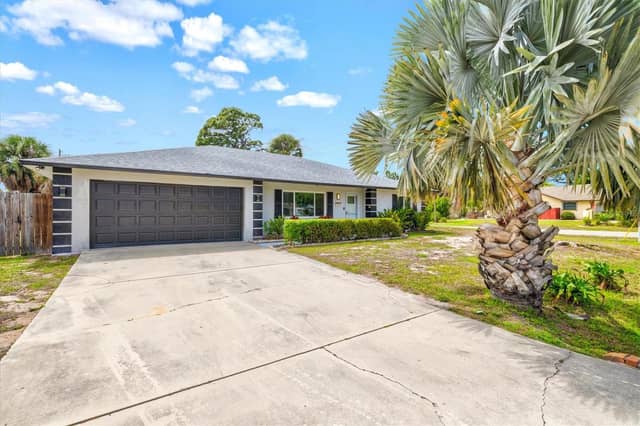 3310 SIESTA DR photo