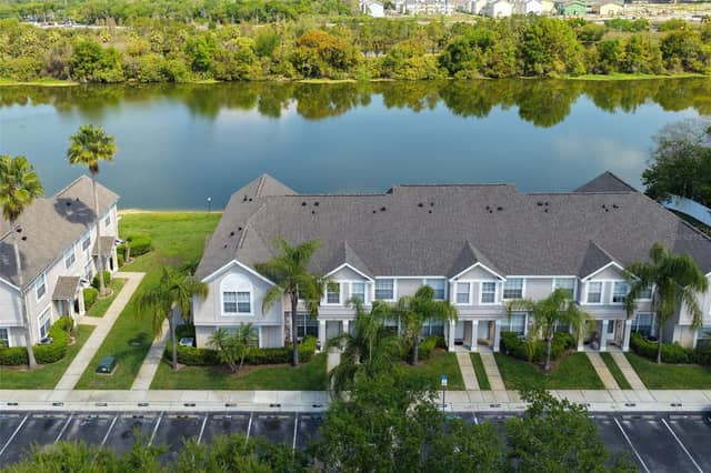 425 KENSINGTON LAKE CIR photo