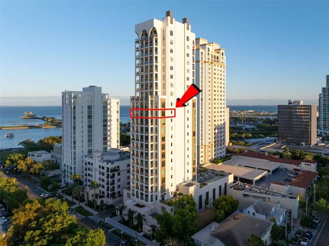 126 4TH AVE NE #1401 photo