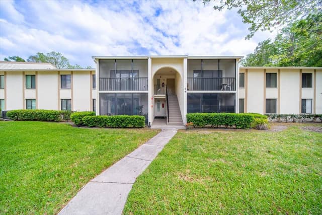 1441 PINE GLEN LN #E2 photo