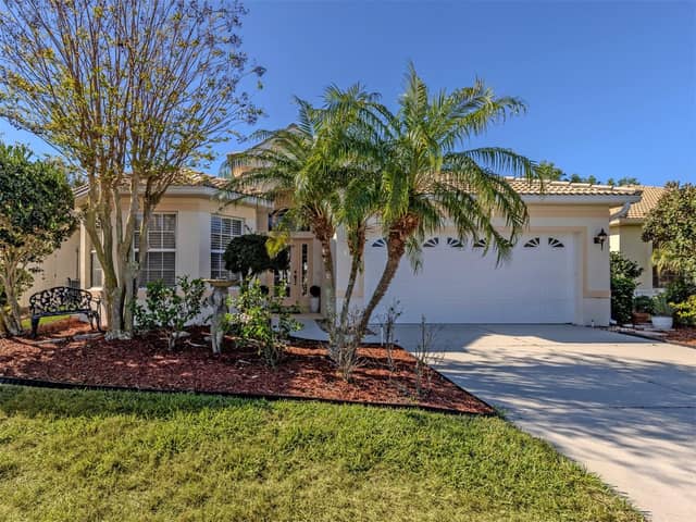 404 PINEWOOD LAKE DR photo
