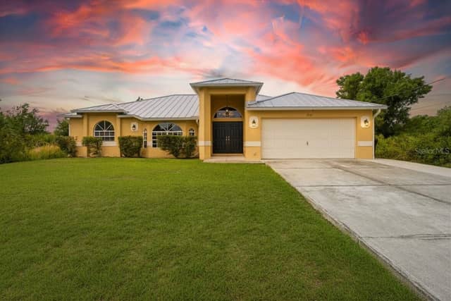 2637 COURTLAND AVE photo