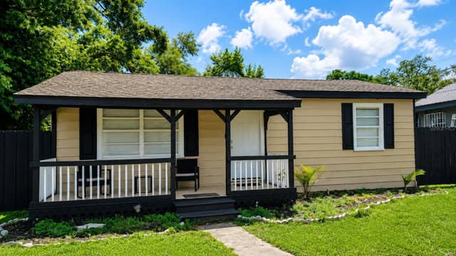 2109 E NAVAJO AVE photo