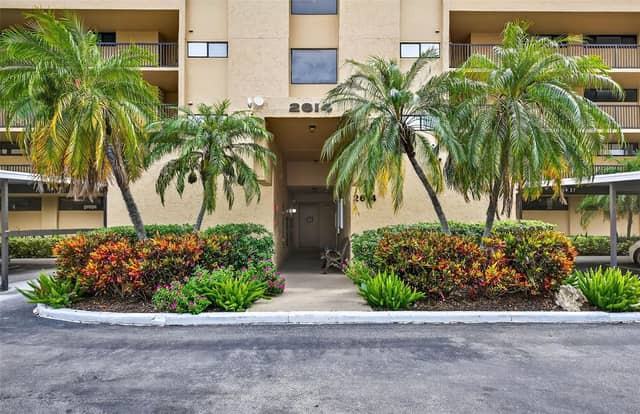 2614 COVE CAY DR #405 photo