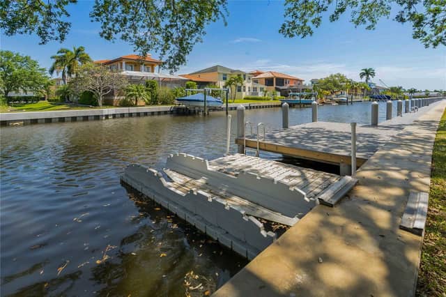 340 MOORINGS COVE DR #3G photo