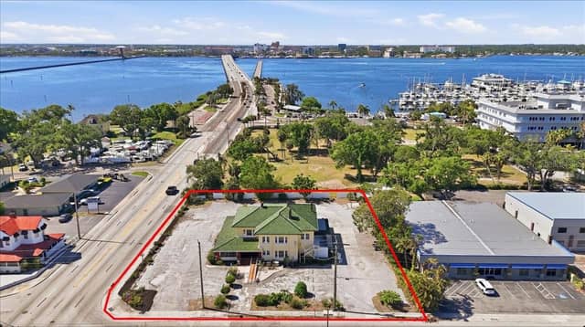337 8TH AVE W photo
