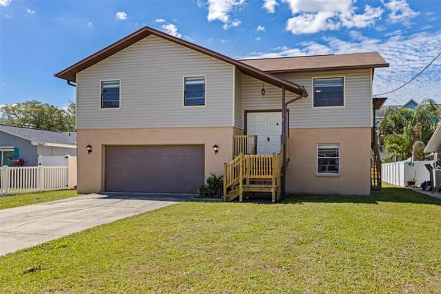 334 CROSSWINDS DR photo