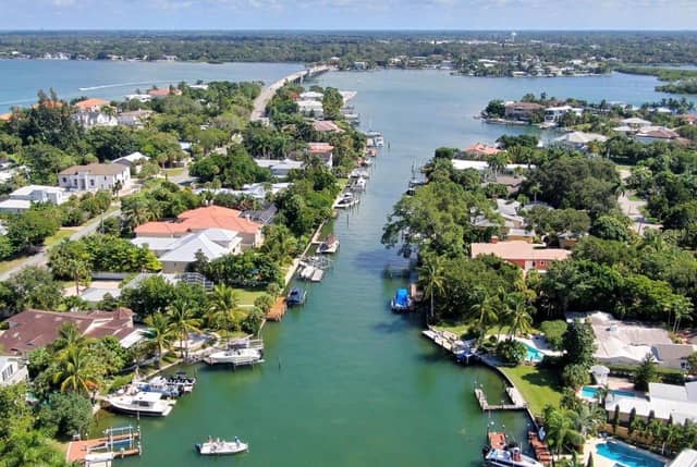 749 SIESTA DR photo
