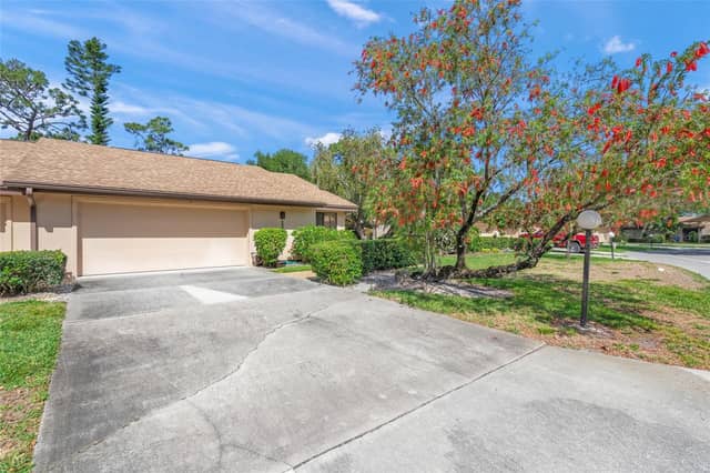 4688 OAK HOLLOW DR #25 photo