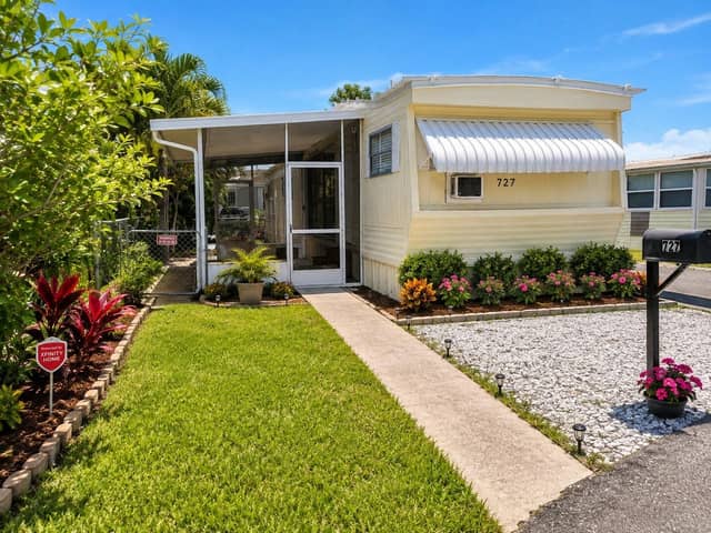 6580 SEMINOLE BLVD #727 photo