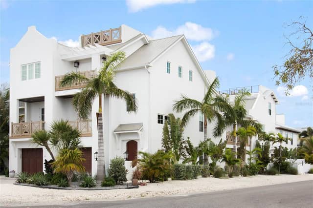 416 ALAMANDA RD photo