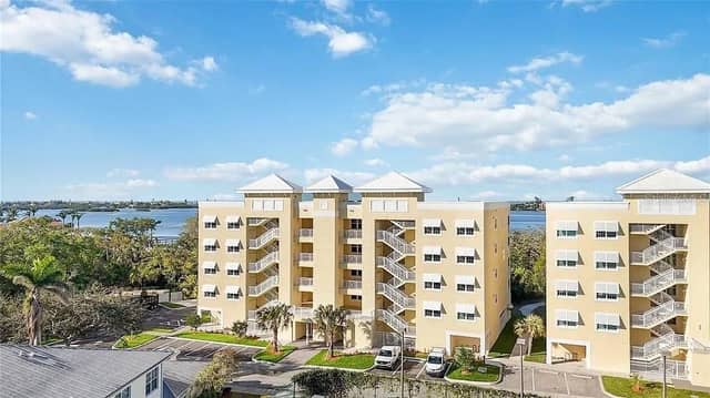 280 HIDDEN BAY DR #302 photo