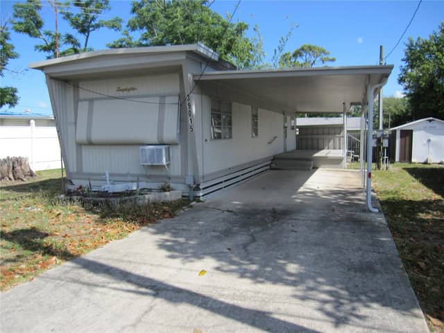 39015 HILLCREST DR photo