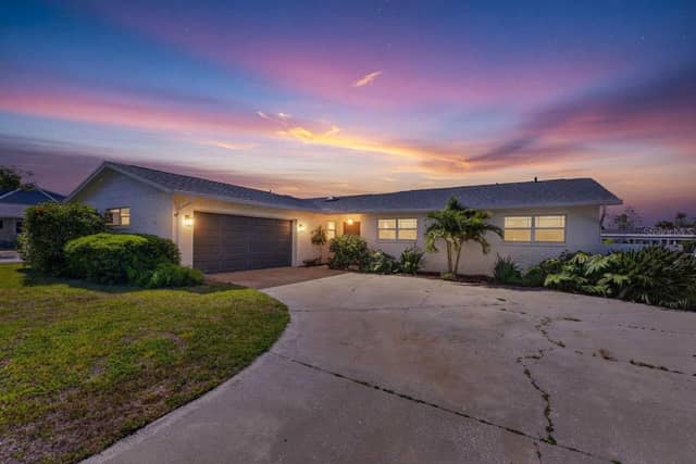 8450 FLAGSTONE DR photo