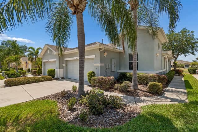 2011 SIFIELD GREENS WAY #71 photo