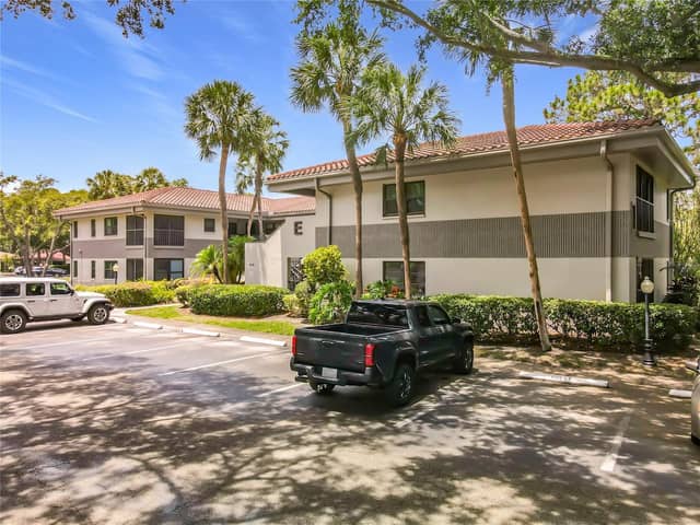 2650 COUNTRYSIDE BLVD #E103 photo