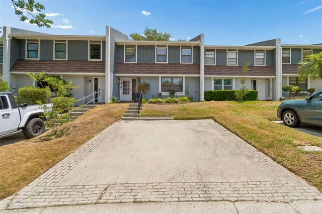 1319 ABBEY CRESCENT LN photo