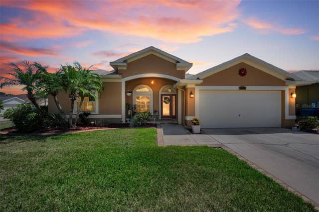 8202 WILD OAKS CIR photo