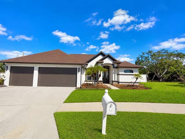 8137 GOLDEN BEAR LOOP photo