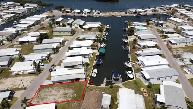 292 NASSAU DR photo