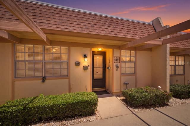 11210 CARRIAGE HILL DR #5 photo
