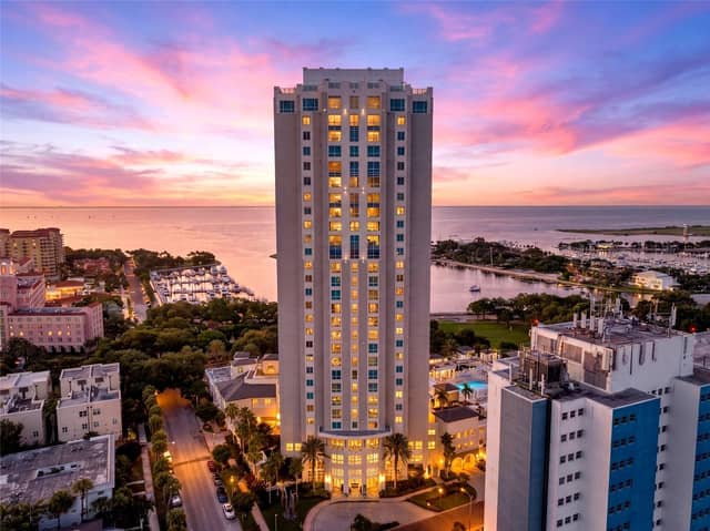 400 BEACH DR NE #401 photo