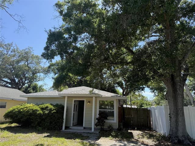 1348 FRIEND AVE photo
