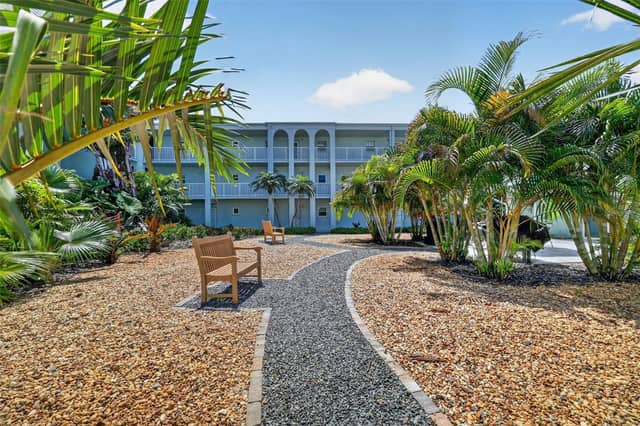 1706 BELLEAIR FOREST DR #220 photo