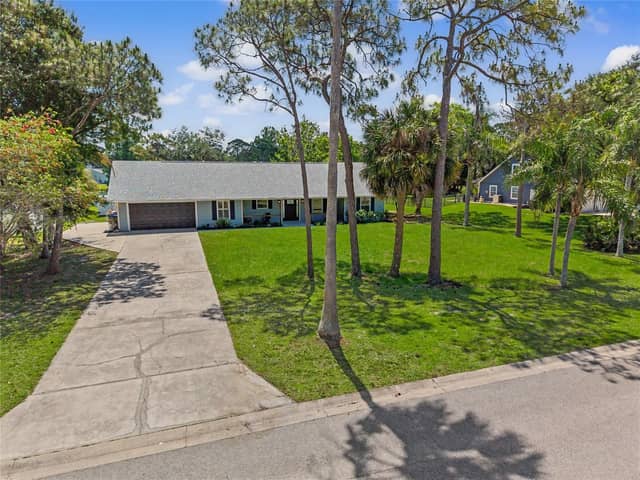 601 136TH CT E photo