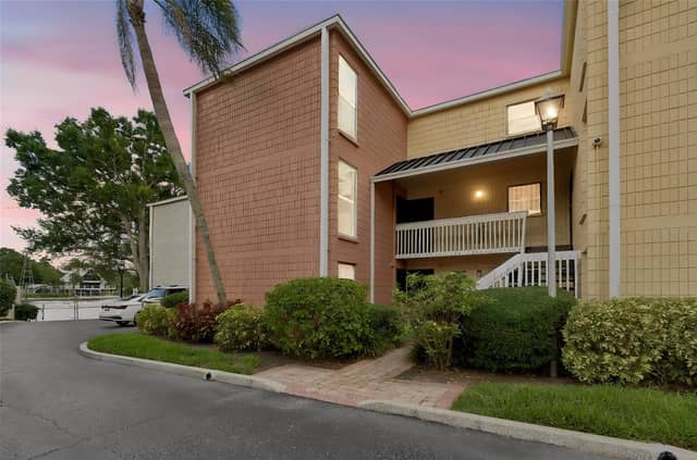 2424 W TAMPA BAY BLVD #I204 photo