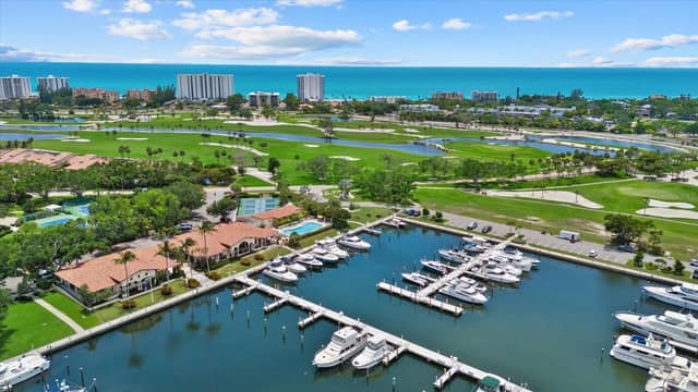 2600 HARBOURSIDE DR #H06 photo