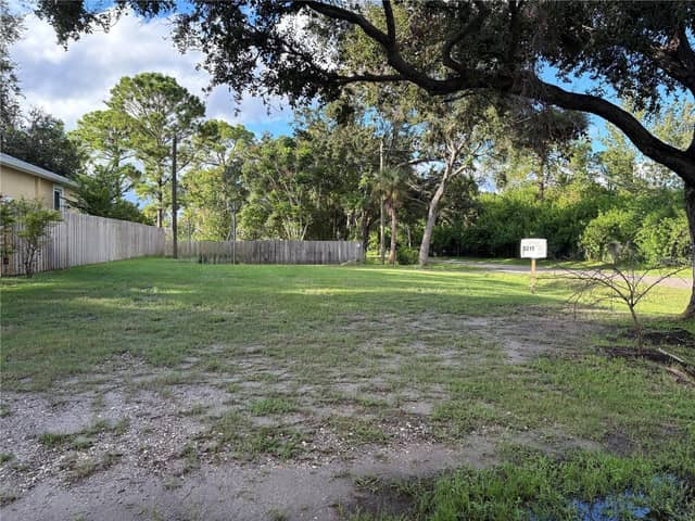 3215 LAUREL AVE photo