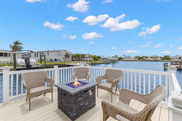 124 AMERICANA CT NE #214 photo