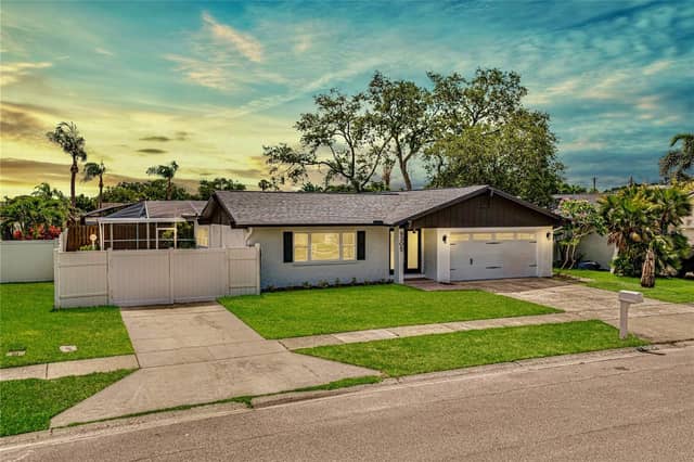 9305 120TH LN photo