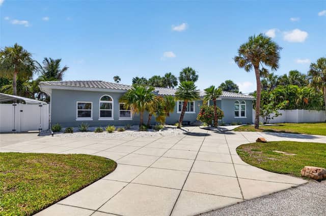 976 NARCISSUS AVE photo