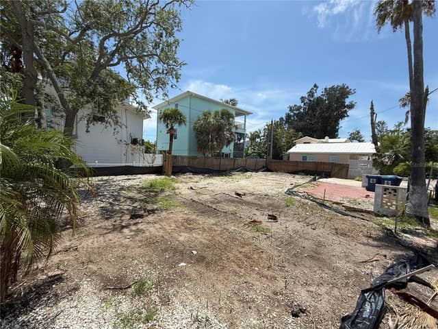 8586 E BAY DR photo