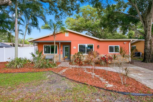 961 LEXINGTON DR photo