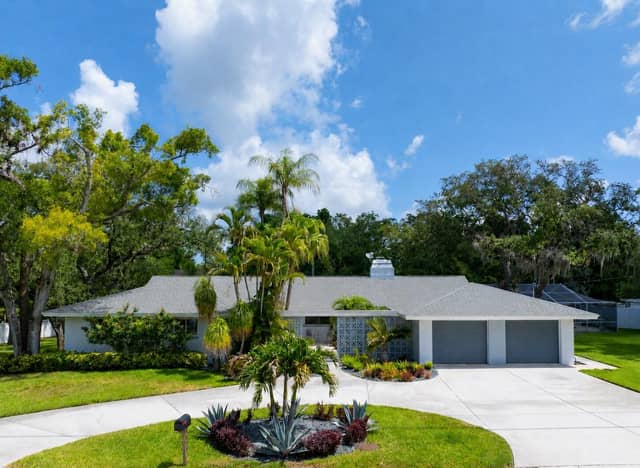 1350 FAIRWAY DR photo