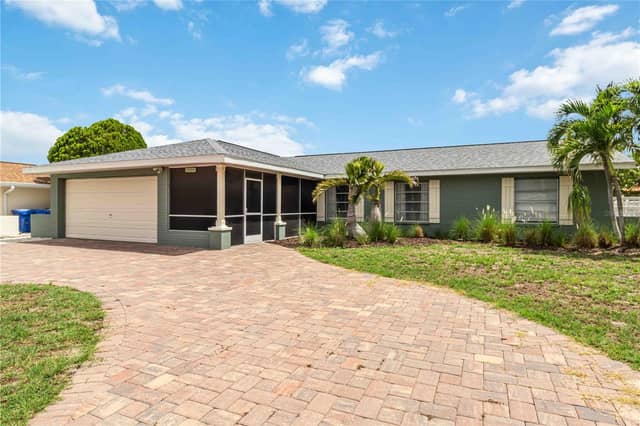 1004 SPINDLE PALM WAY photo