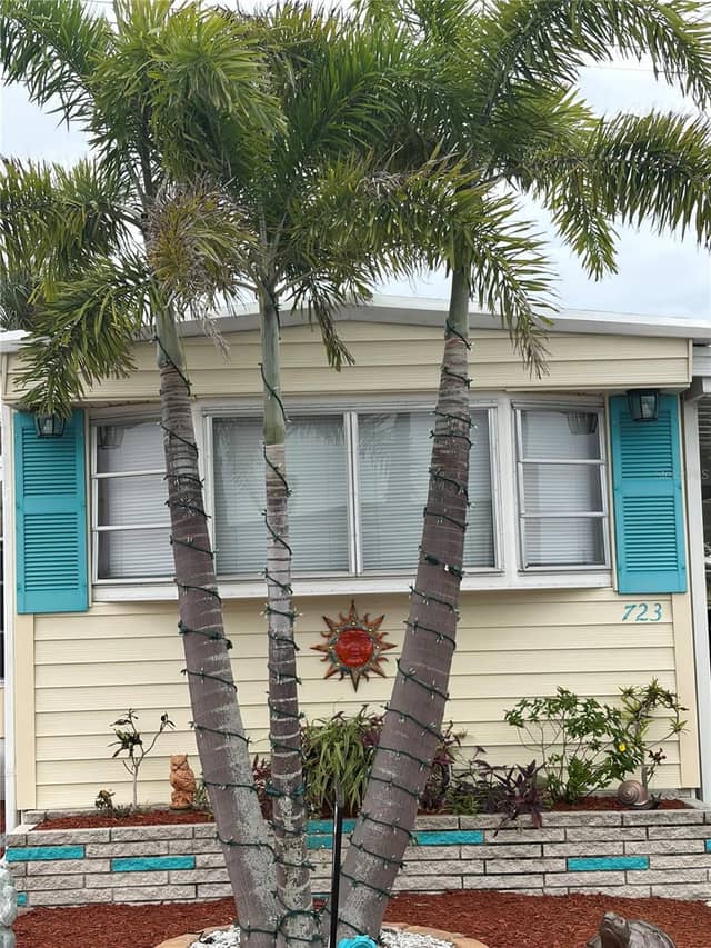 723 ROMA RD photo
